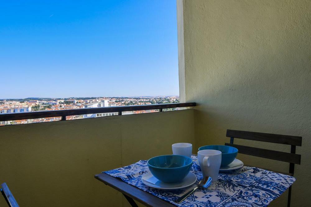 Апартаменти Cozy Studio With Balcony And Beautiful View Кашкайш Екстер'єр фото