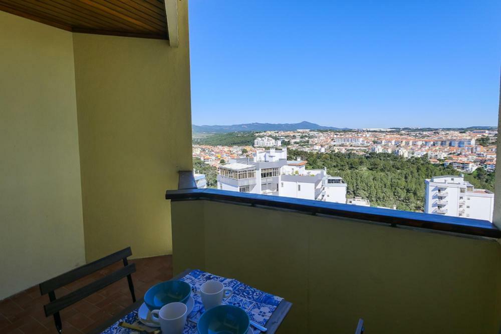 Апартаменти Cozy Studio With Balcony And Beautiful View Кашкайш Екстер'єр фото